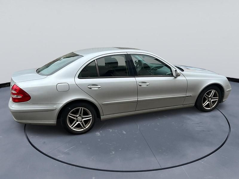 Gebraucht Mercedes E200 122 PS (89 kW) 2004 Silber Limousine