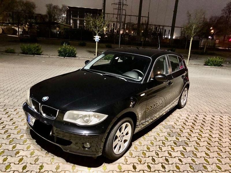 Schwarz Gebraucht 2004 BMW 116 Kleinwagen | 1.500 € (Guter Preis) - Bild 1/4