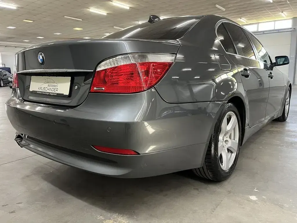 Second-hand BMW 523 177 CP (130 kW) 2006 Gri Berlinǎ