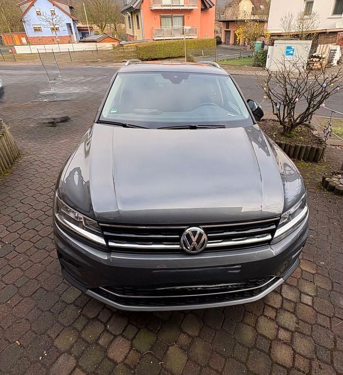 Gebraucht VW Tiguan Highline 150 PS (110 kW) 2019 Grau SUV