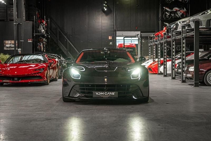 Gebraucht Ferrari F12 741 PS (545 kW) 2012 Schwarz Coupé
