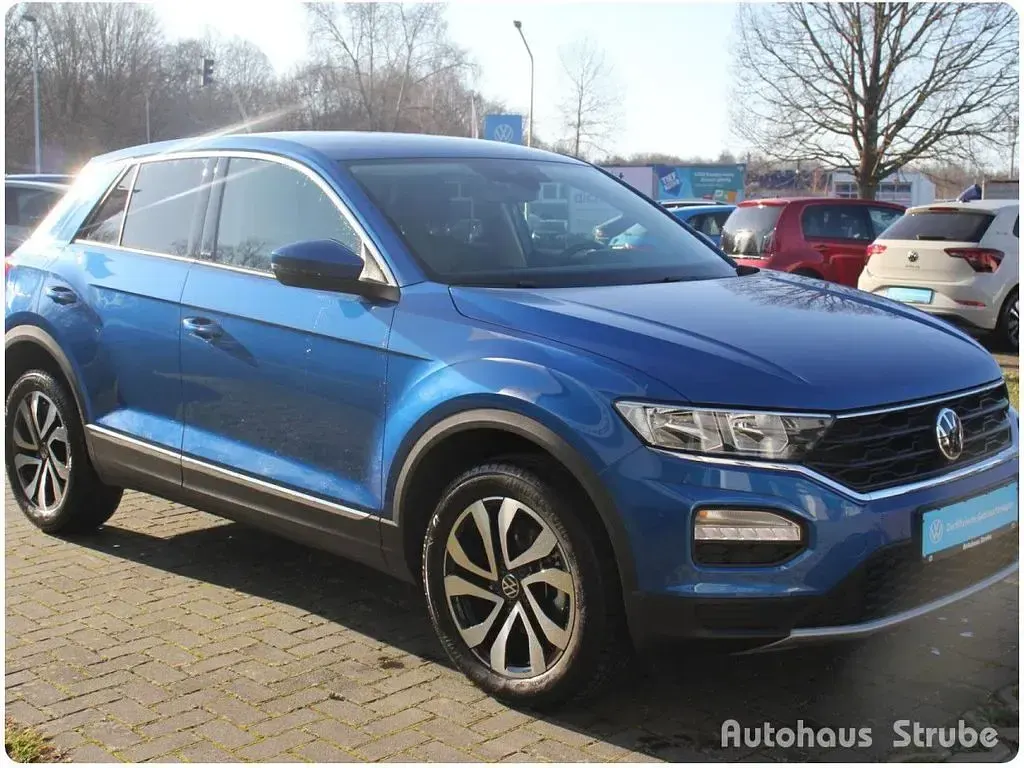 Używany VW T-Roc Active 110 KM (80 kW) 2022 Niebieski SUV