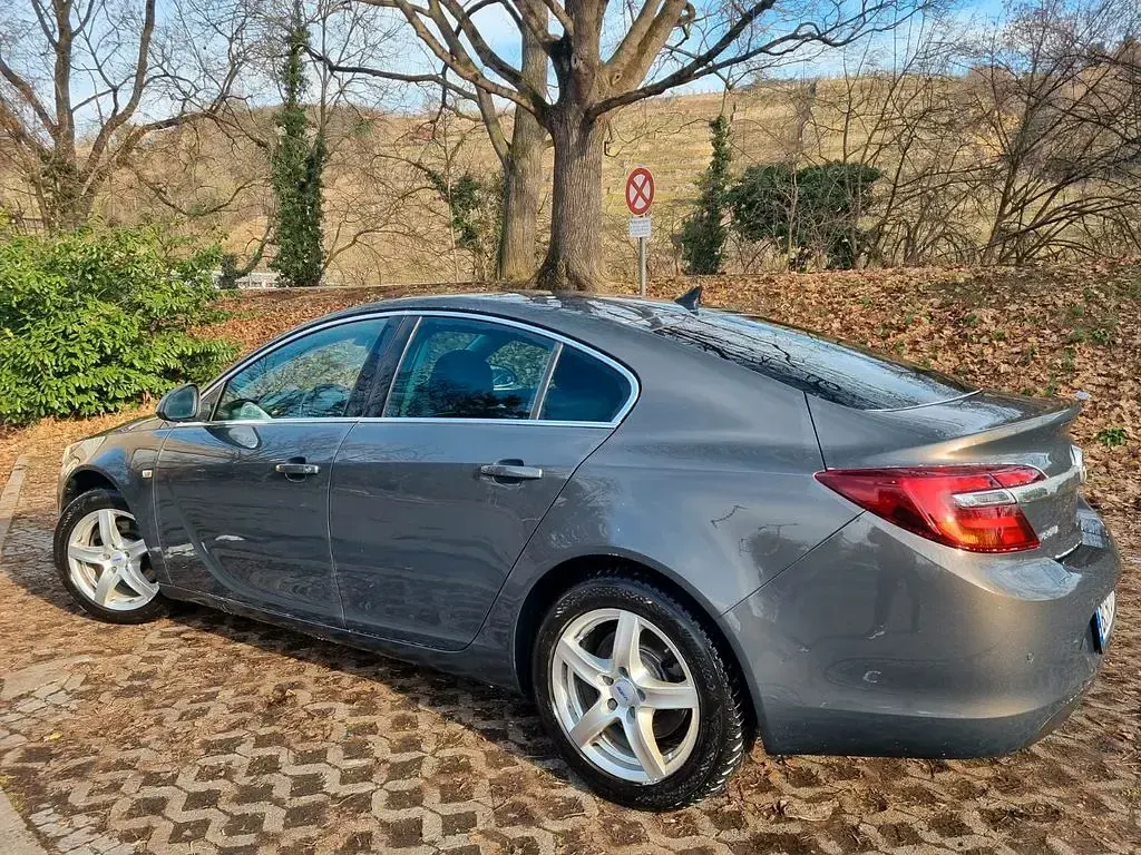Gebraucht Opel Insignia Sport 170 PS (125 kW) 2014 Grau Limousine