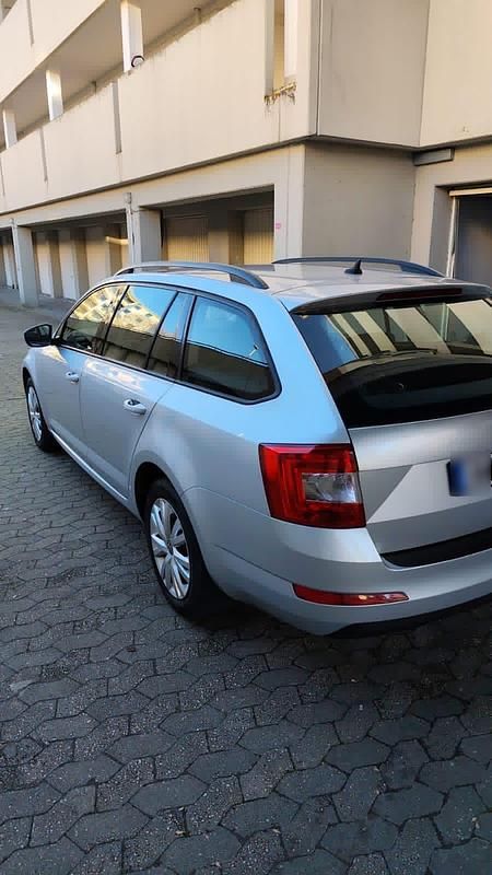 Gebraucht Skoda Octavia 110 PS (80 kW) 2014 Silber Kleinwagen