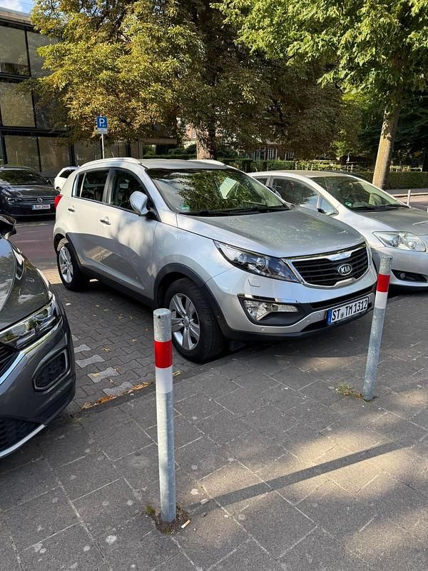 Grau Gebraucht 2013 Kia Sportage SUV | 8.300 € (Guter Preis) - Bild 1/4