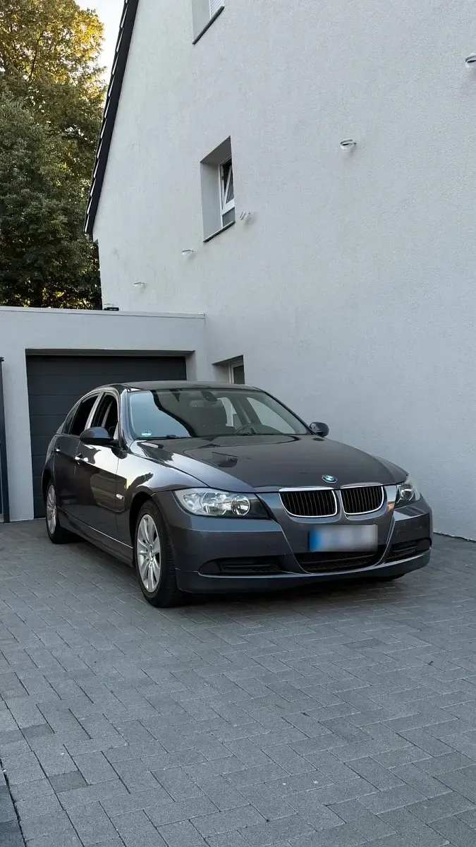 Gebraucht BMW 318 122 PS (89 kW) 2006 Grau Limousine