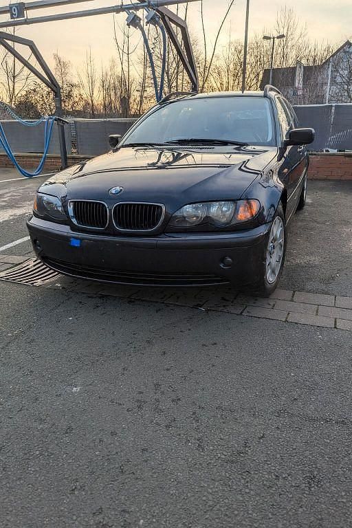 Gebraucht BMW 318 143 PS (105 kW) 2003 Blau Kombi