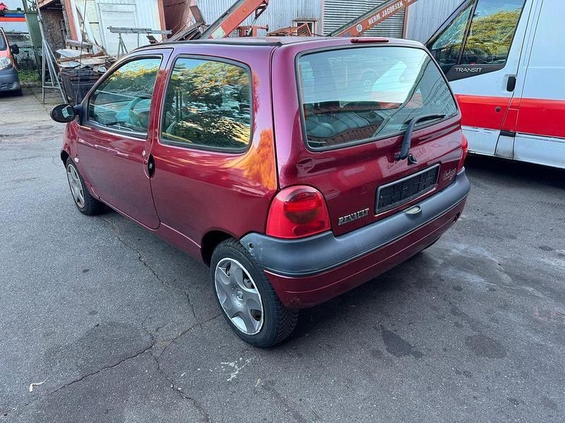 Usata Renault Twingo 75 CV (55 kW) 2004 Rosso Utilitaria