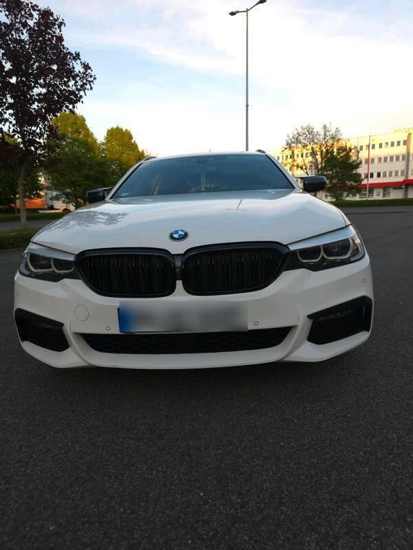 Weiß Gebraucht 2020 BMW 520 M Sport Kombi | 20.000 € (Guter Preis) - Bild 1/4