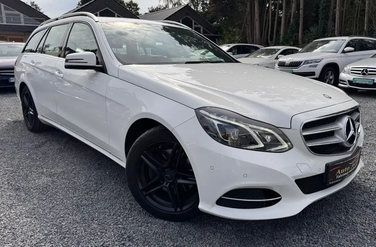 Gebraucht Mercedes E220 170 PS (125 kW) 2016 Weiß Kombi