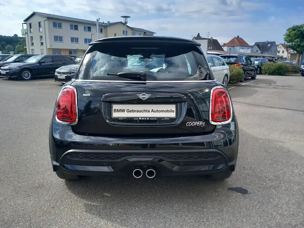 Gebraucht Mini Cooper S Classic 178 PS (130 kW) 2022 Midnight black ii Kleinwagen