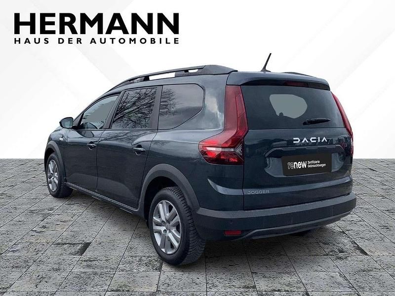 Gebraucht Dacia Jogger Expression 110 PS (80 kW) 2023 Kometengrau (grau) Van / Kleinbus