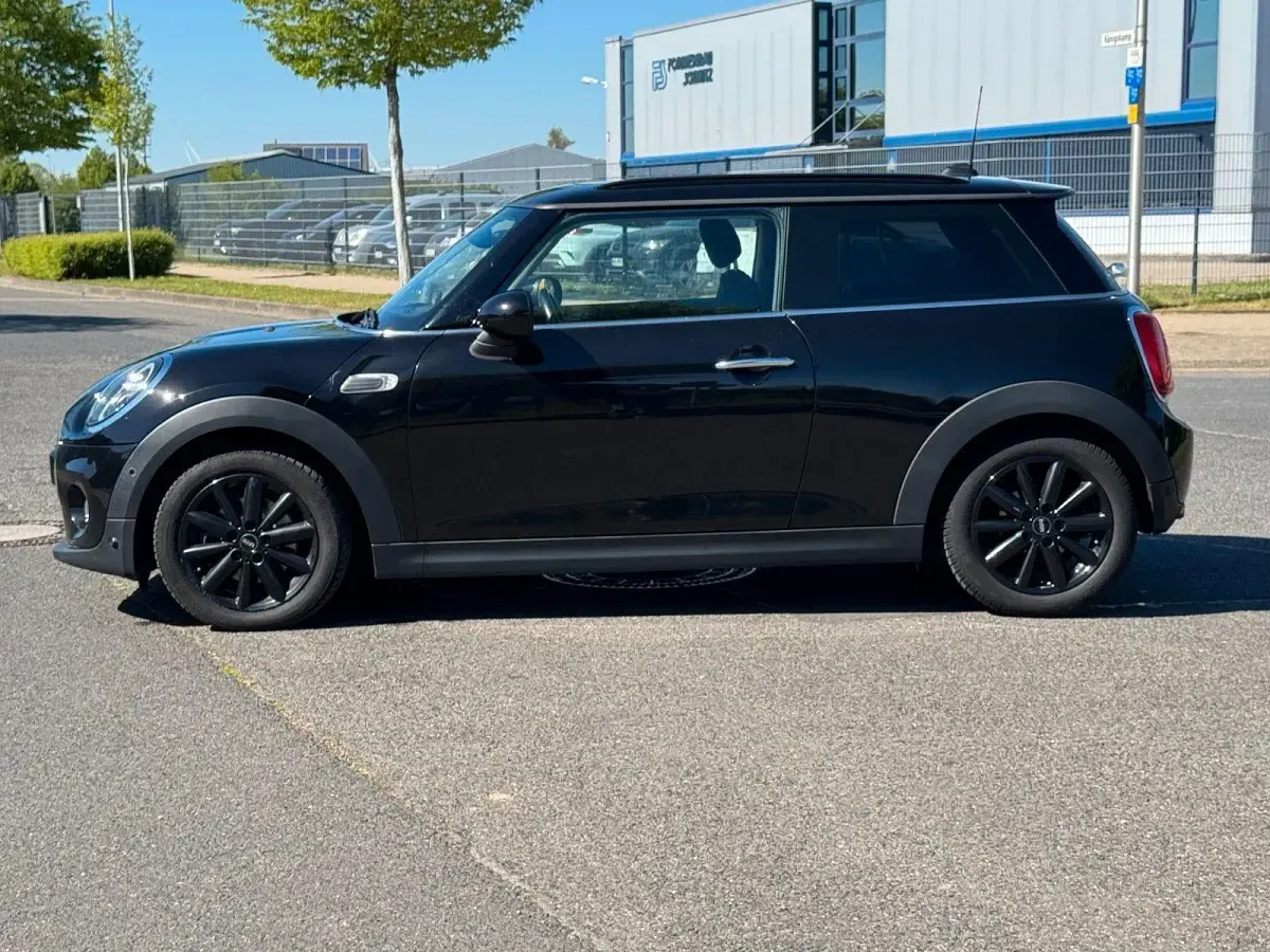 Occasion Mini Cooper D 116 PK (85 kW) 2019 Zwart Hatchback