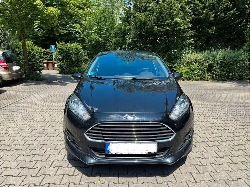 Gebraucht Ford Fiesta SYNC Edition 101 PS (74 kW) 2015 Schwarz Kleinwagen