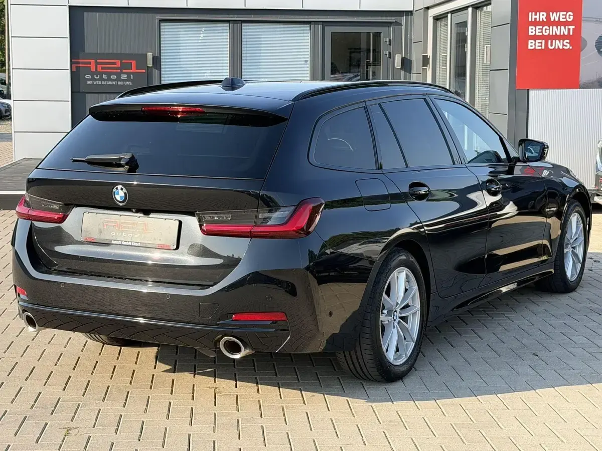 Gebraucht BMW 320 Comfort Edition 184 PS (135 kW) 2023 Schwarz Kombi