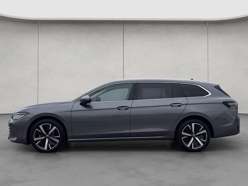 Gebraucht VW Passat Business 150 PS (110 kW) 2025 Grau Kombi