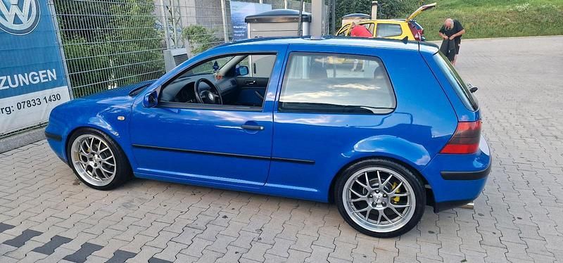 Blau Gebraucht 1999 VW Golf IV Kombi | 1.700 € (Teuer) - Bild 1/4