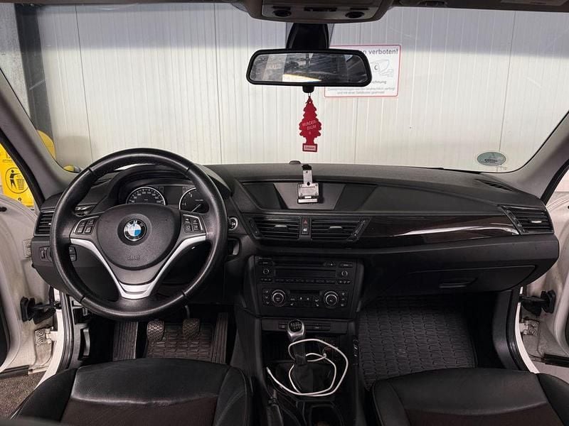 Gebraucht BMW X1 Sport Line 143 PS (105 kW) 2013 Weiß SUV