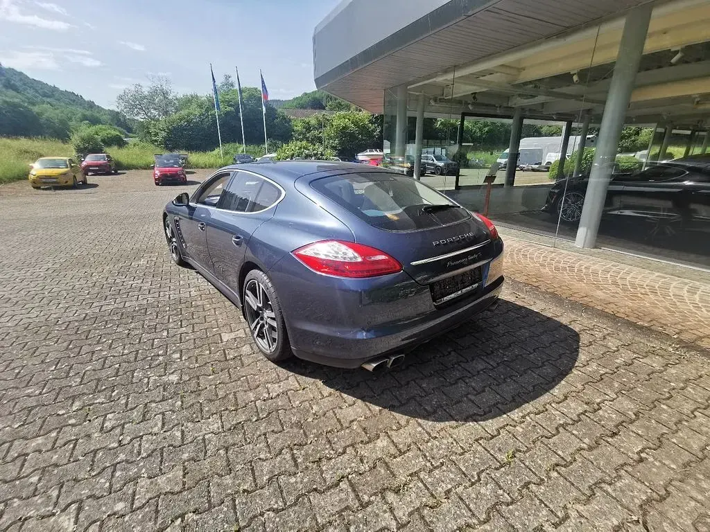 Gebraucht Porsche Panamera Turbo 500 PS (367 kW) 2009 Blau Kleinwagen
