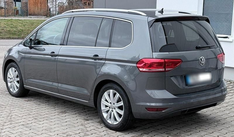 Gebraucht VW Touran Highline 150 PS (110 kW) 2019 Grau Van / Kleinbus