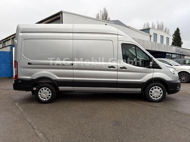 Gebraucht Ford Transit Trend 170 PS (125 kW) 2020 Silber Van / Kleinbus