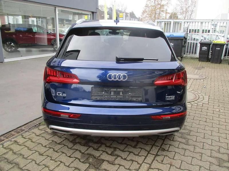 Gebraucht Audi Q5 Sport 252 PS (185 kW) 2018 Navarrablau metallic SUV