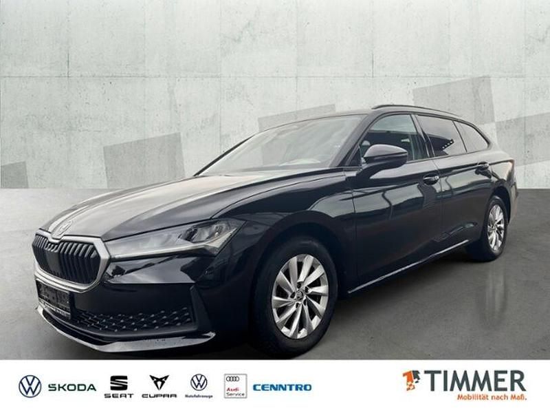 Ebony schwarz metallic Gebraucht 2025 Skoda Superb Essence Kombi | 33.690 € - Bild 1/4
