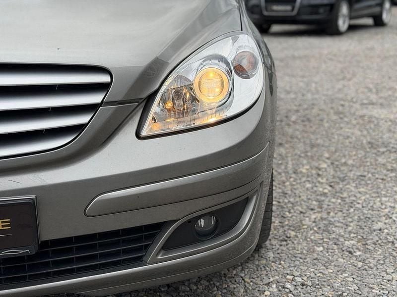 Gebraucht Mercedes B200 136 PS (100 kW) 2006 Grau Van / Kleinbus