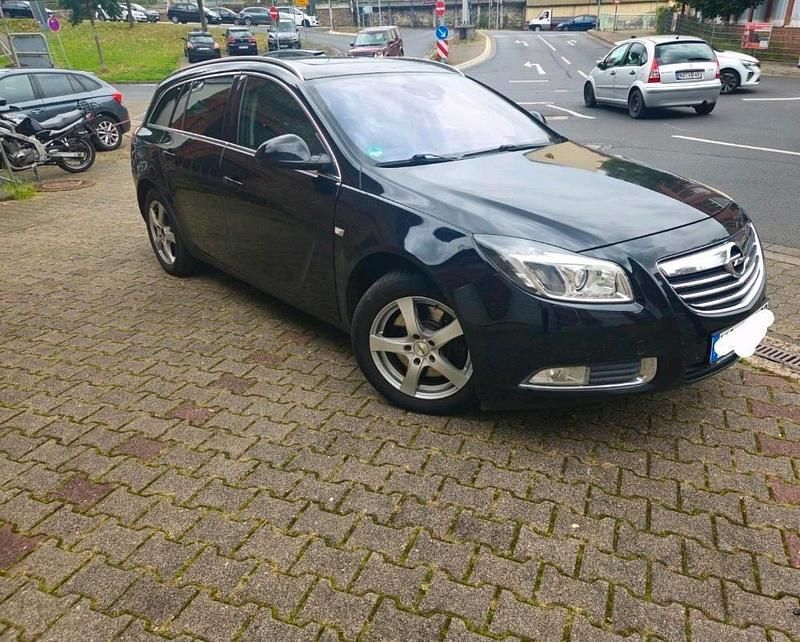 Schwarz Gebraucht 2009 Opel Insignia Limousine | 4.300 € (Fairer Preis) - Bild 1/4