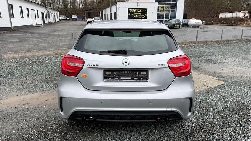 Gebraucht Mercedes A180 AMG line 109 PS (80 kW) 2014 Silber Limousine