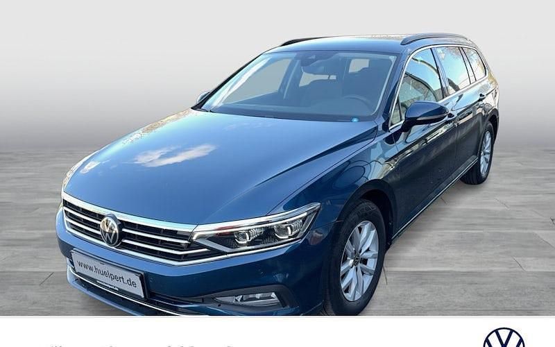 Gebraucht VW Passat Business 150 PS (110 kW) 2023 Blau Kombi