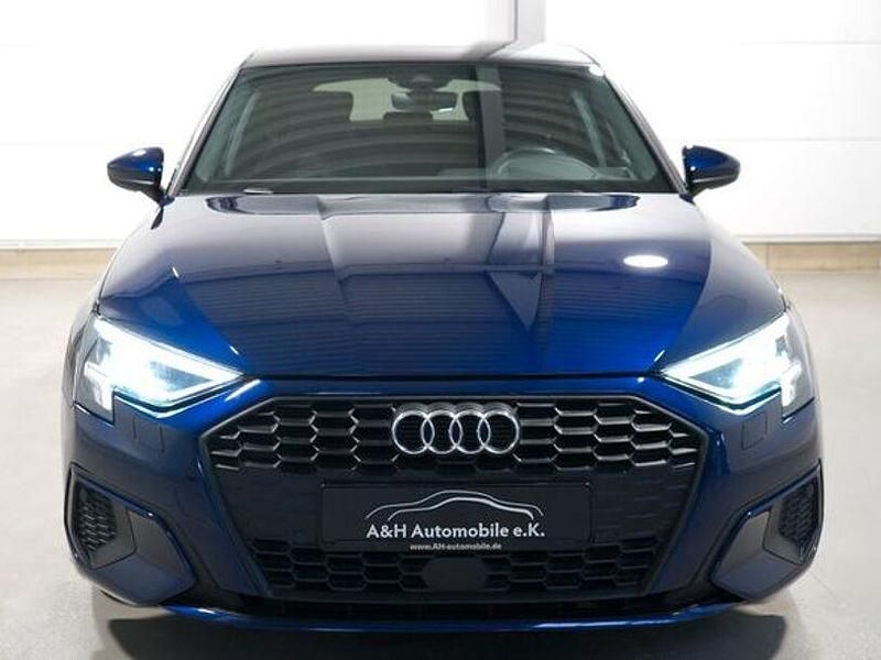 Gebraucht Audi A3 Sport 116 PS (85 kW) 2021 Blau Limousine