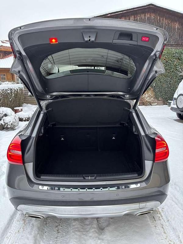 Gebraucht Mercedes GLA200 156 PS (114 kW) 2015 Grau SUV