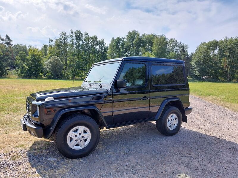 Schwarz Gebraucht 1992 Mercedes G300 SUV | 29.500 € - Bild 1/4