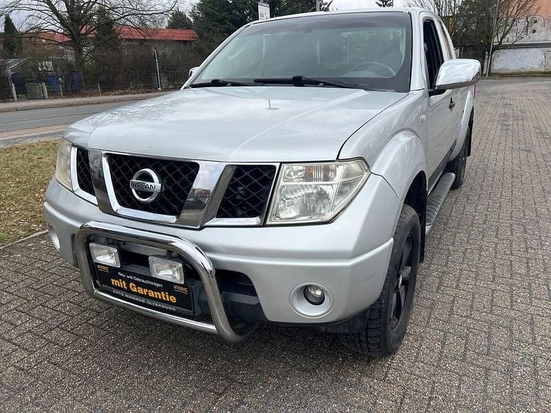 Gebraucht Nissan Navara 174 PS (127 kW) 2005 Silber Abholung