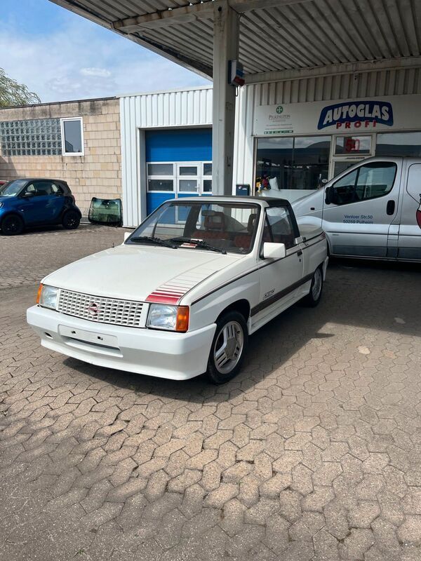 Weiß Gebraucht 1985 Opel Corsa Cabrio | 7.000 € - Bild 1/4