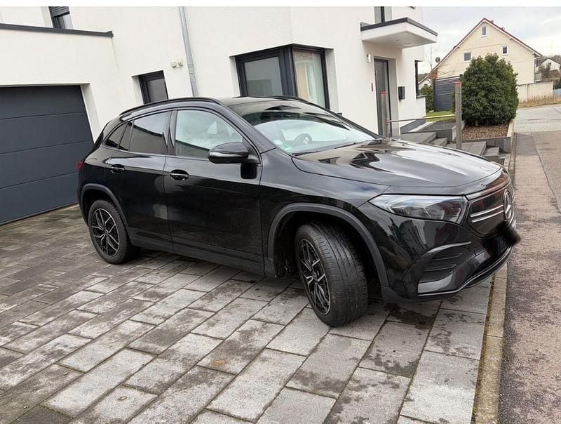 Schwarz Gebraucht 2024 Mercedes EQA350 AMG SUV | 34.900 € (Superpreis) - Bild 1/4