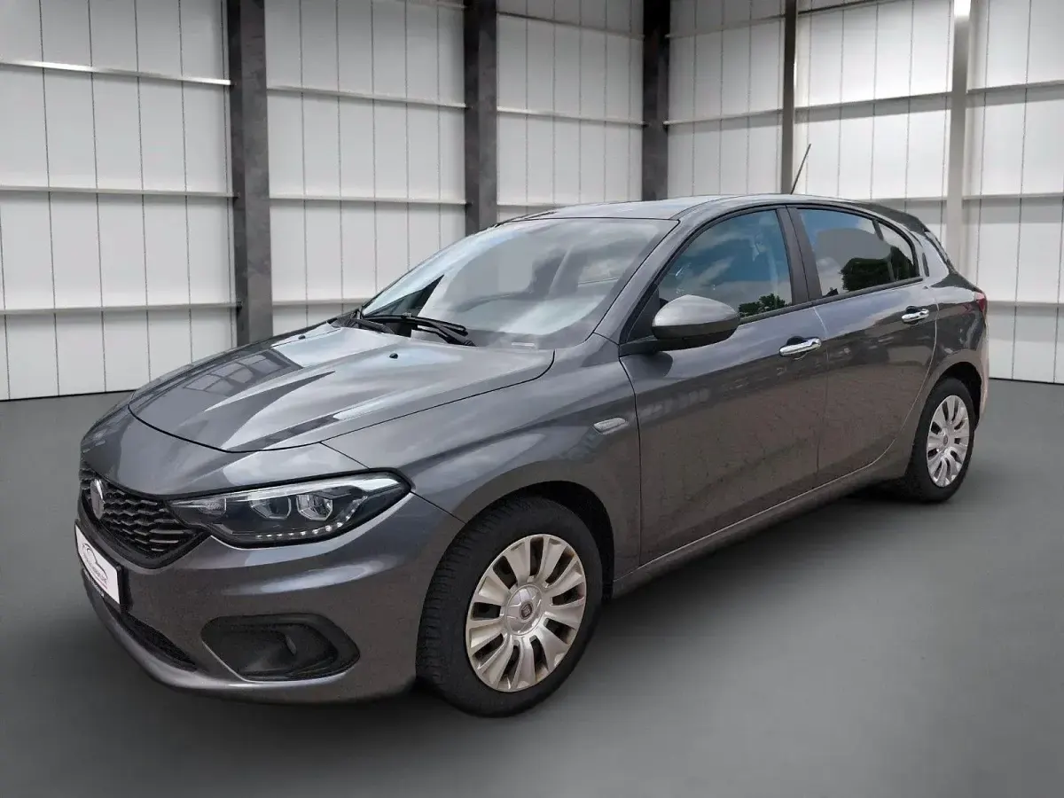 Gebraucht Fiat Tipo Easy 120 PS (88 kW) 2017 Grau Limousine
