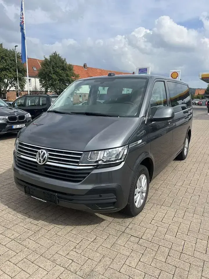 Używany VW Caravelle 150 KM (110 kW) 2020 Szary Van