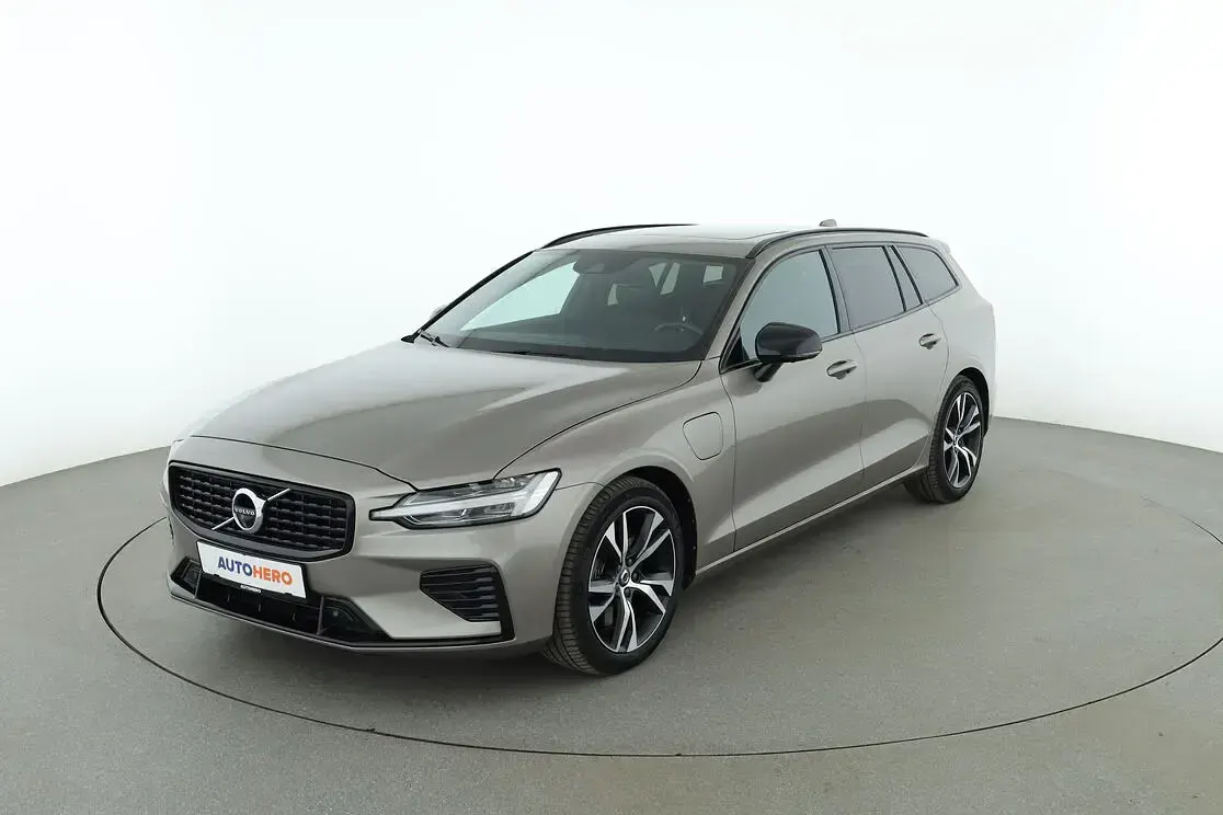 Gebraucht Volvo V60 R-Design 88 PS (64 kW) 2021 Kombi