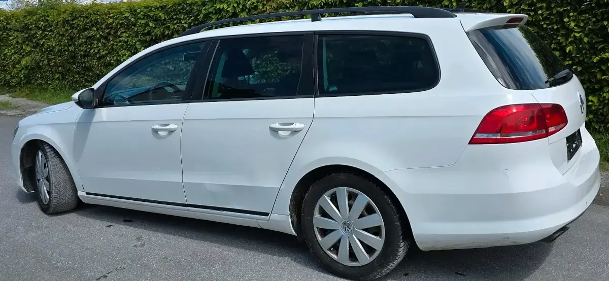 Gebraucht VW Passat 140 PS (102 kW) 2011 Weiß Kombi