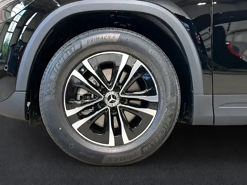 Gebraucht Mercedes GLA200 150 PS (110 kW) 2025 Unilack nachtschwarz SUV