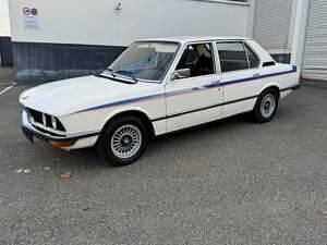 Weiß Gebraucht 1980 BMW 518 Limousine | 14.900 € - Bild 1/4
