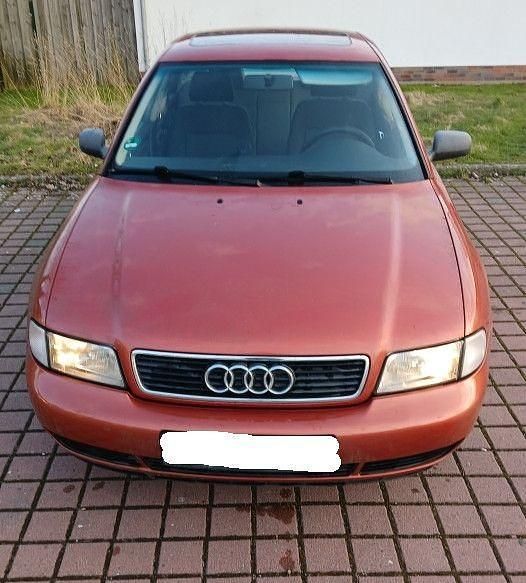 Second-hand Audi A4 101 CP (74 kW) 1995 Roșu Berlinǎ