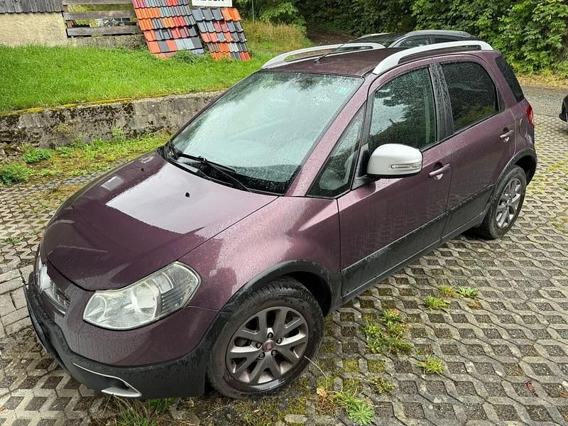 Andere farben Gebraucht 2012 Fiat Sedici SUV | 3.500 € (Fairer Preis) - Bild 1/4