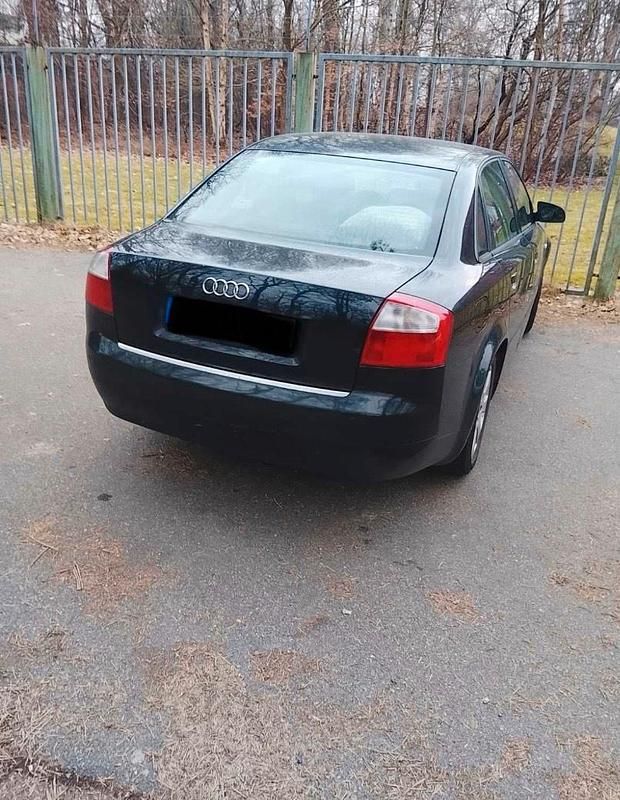 Gebraucht Audi A4 131 PS (96 kW) 2004 Schwarz Kombi
