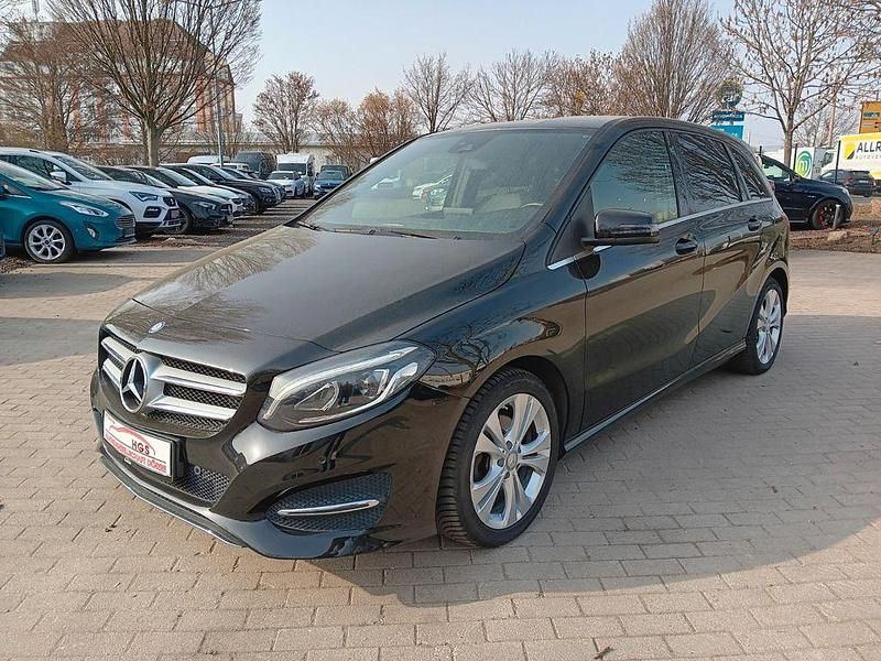 Gebraucht Mercedes B180 122 PS (89 kW) 2017 Schwarz Van / Kleinbus