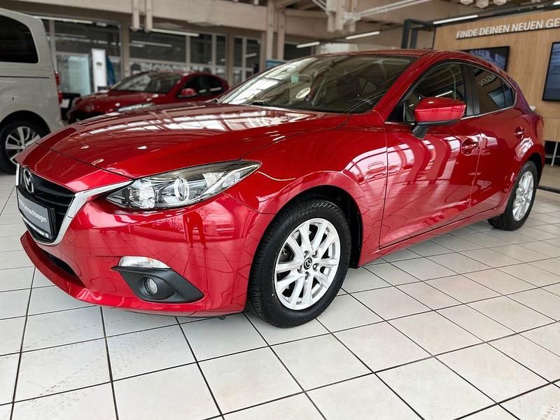 Gebraucht Mazda 3 Center-Line 120 PS (88 kW) 2016 Rot Limousine