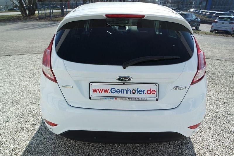 Gebraucht Ford Fiesta SYNC Edition 101 PS (74 kW) 2014 Weiß Kleinwagen