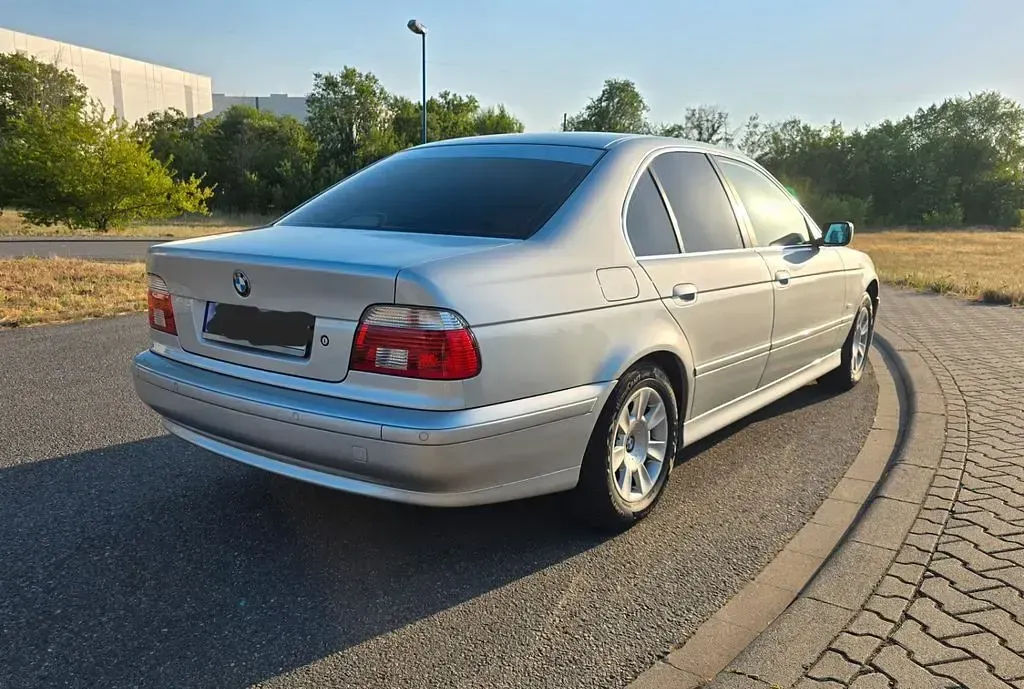 Gebraucht BMW 520 170 PS (125 kW) 2001 Silber Limousine